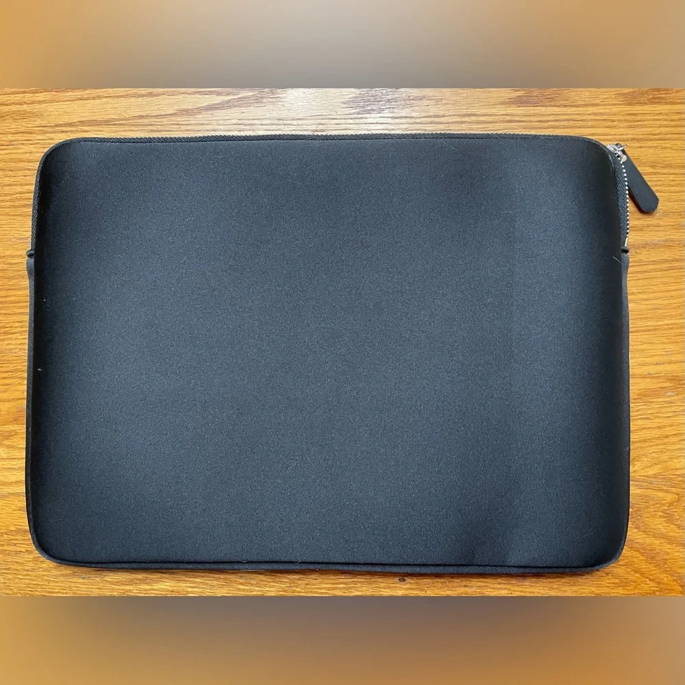 Kate Spade iPad/Laptop Case with zipper closure
